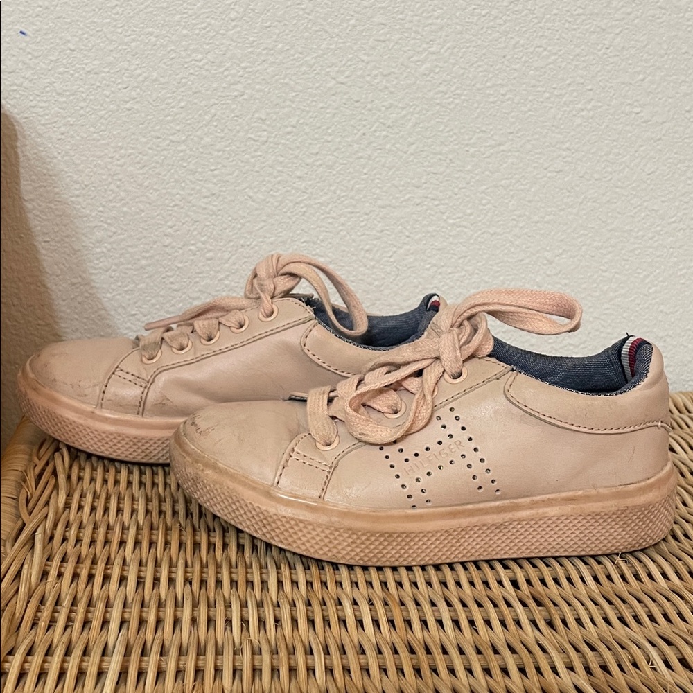 Tommy Hilfiger toddler Girls size 11 Sneakers